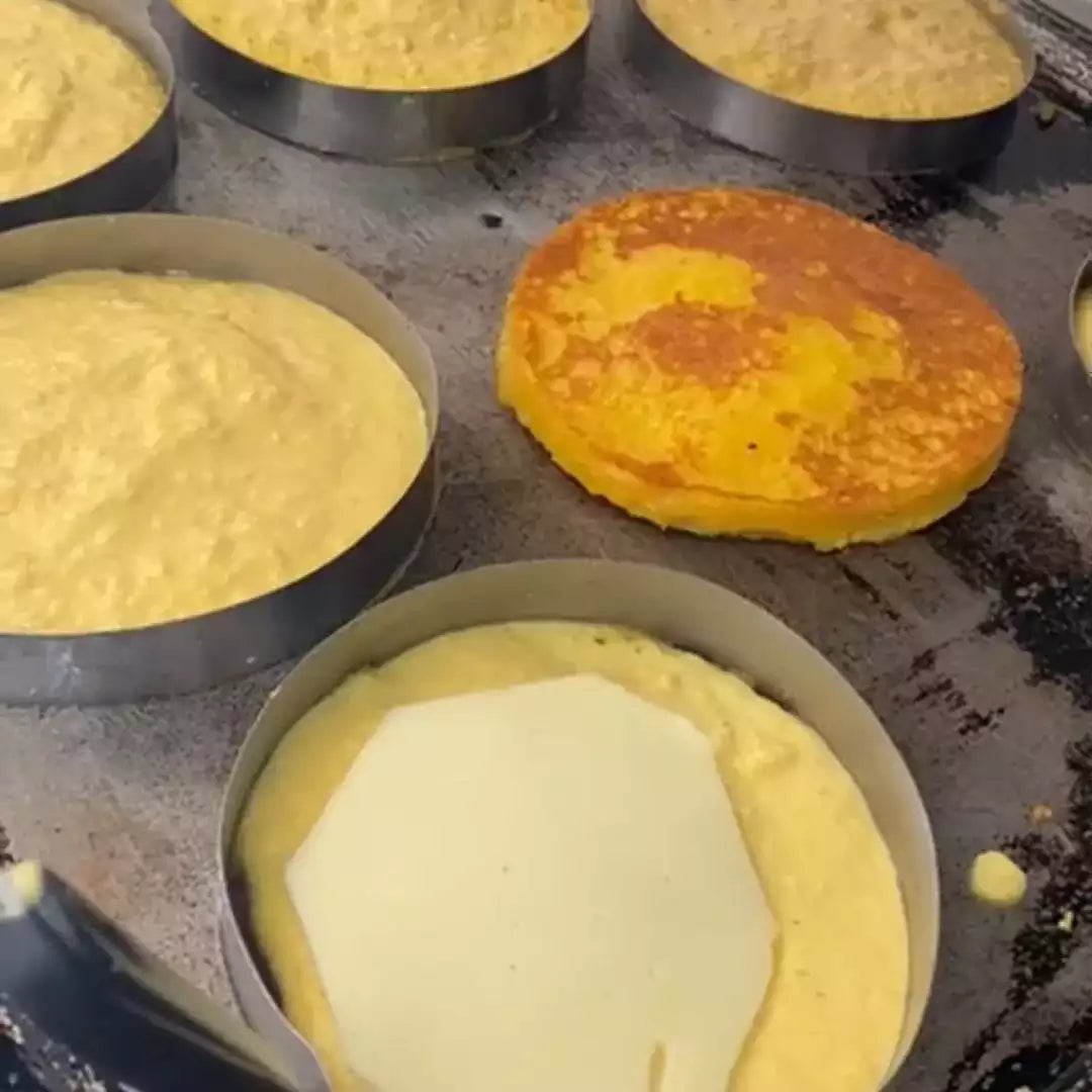 1 paquete de arepas de chocolo rellenas de queso mozzarella x4 und